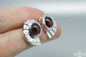 Auskarai su korundu - AUM2035