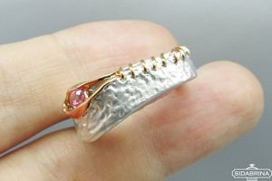 Žiedas su rožiniu safyru - ZDM972