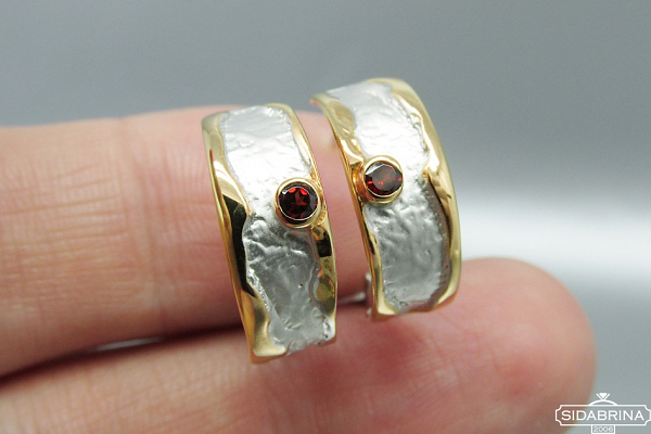 Auskarai su granatais - AUM1145