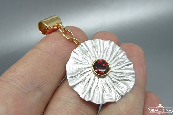 Pakabukas su granatu - PAM449