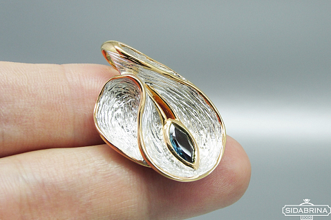 Pakabukas su mėlynuoju Londono topazu - PAM705