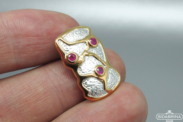 Pakabukas su rubinais - PAM388