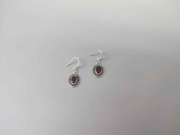 Sidabriniai auskarai su korundu - AUM2416