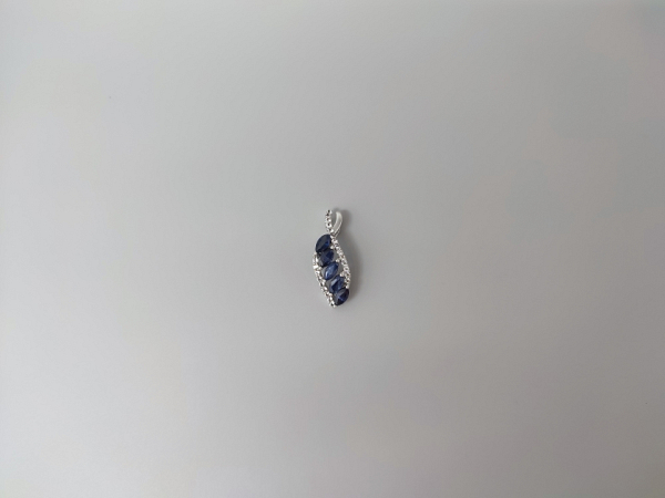 Sidabrinis pakabukas su korundu- PAM909