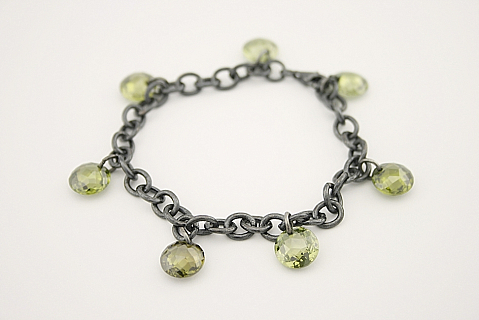 Tamsinta apyrankė su cirkoniu - APM023