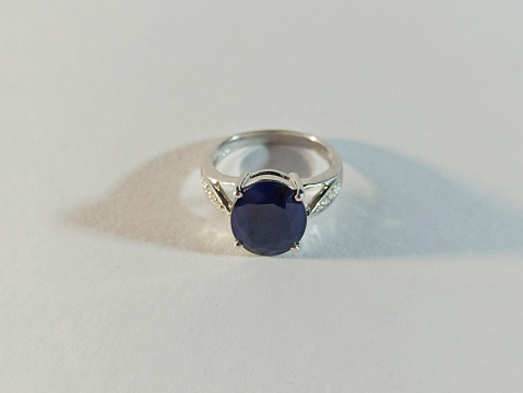 Žiedas su korundu - ZDM1632